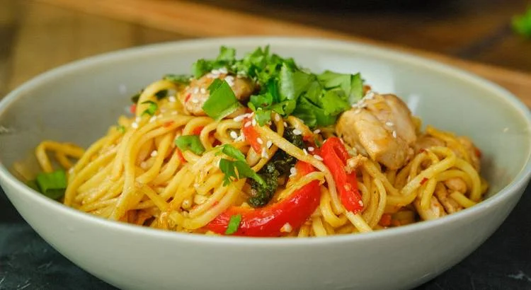 Sweet Chilli Nudeln mit Hähnchen