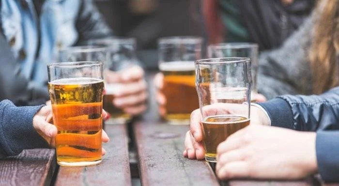 Muss ich auf Alkohol verzichten, um abzunehmen?