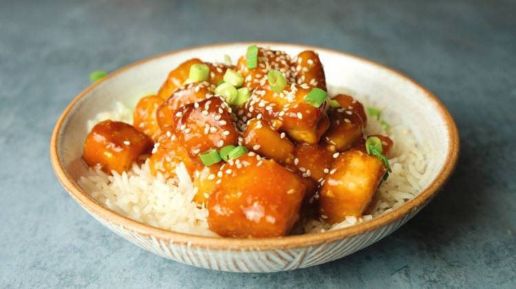 Sesam Tofu mit Süß-Sauer Sauce | Vegane Meal Prep